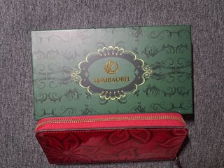 Cartera roja estampada