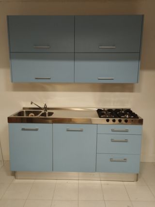 Cocina azul - acero inoxidable fuegos de gas