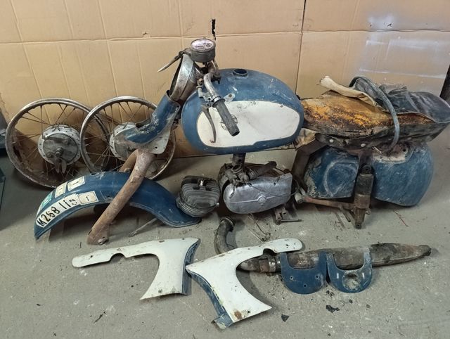 Moto Lube Renn clásica