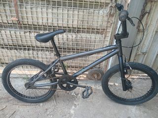 BMX negra 