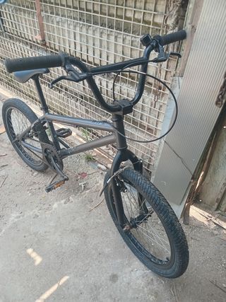 BMX negra 