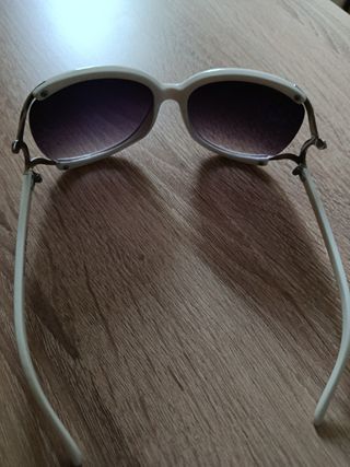 Occhiali da sole bianchi