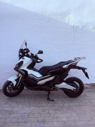 Honda X-ADV 750 Impecable