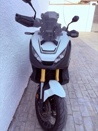 Honda X-ADV 750 Impecable