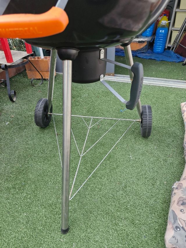 Barbacoa Negra c/Ruedas