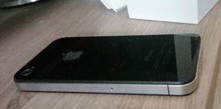 iPhone 4 - teléfono impecable