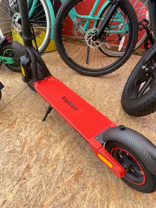 Patinetes eléctricos Cecotec - Zwhell y Ecoxtrem.