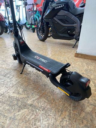 Patinetes eléctricos Cecotec - Zwhell y Ecoxtrem.