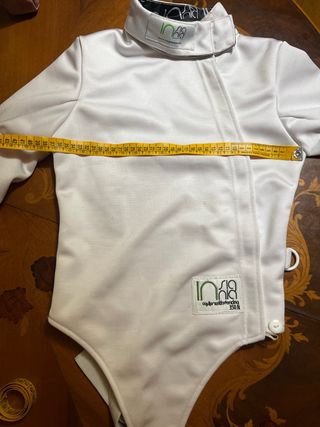 traje esgrima Innia niño blanco