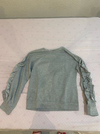 Sudadera gris manga fruncida