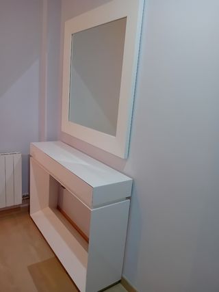Consola blanca de diseño - Entrada