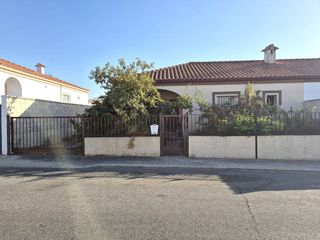 Casa adosada en venta en Salteras
