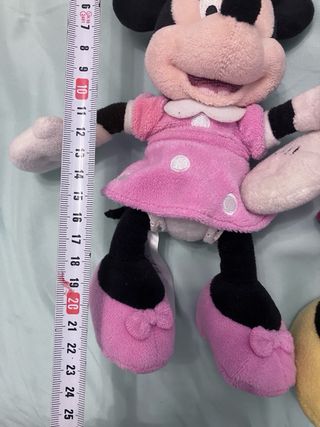 2 Peluches Minnie Mouse Disney 25cm