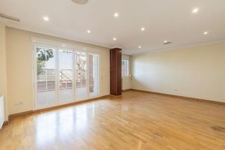 Casa adosada en venta en Bola de Oro - Serrallo en Granada