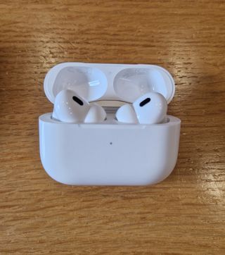AirPods Pro Apple