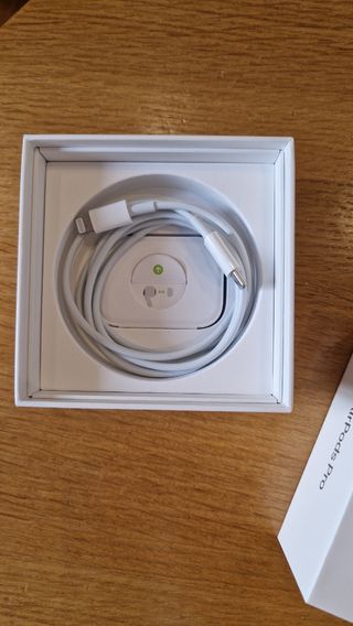 AirPods Pro Apple