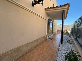 Casa pareada en venta en Aljamar en Tomares