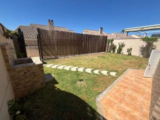 Casa pareada en venta en Aljamar en Tomares
