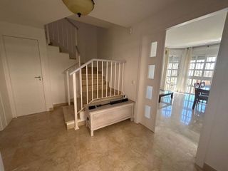 Casa pareada en venta en Aljamar en Tomares