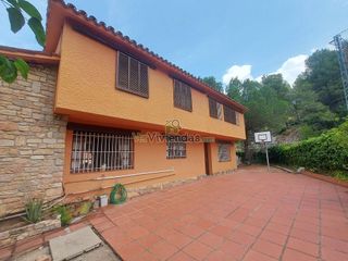 Chalet en venta en Gelida