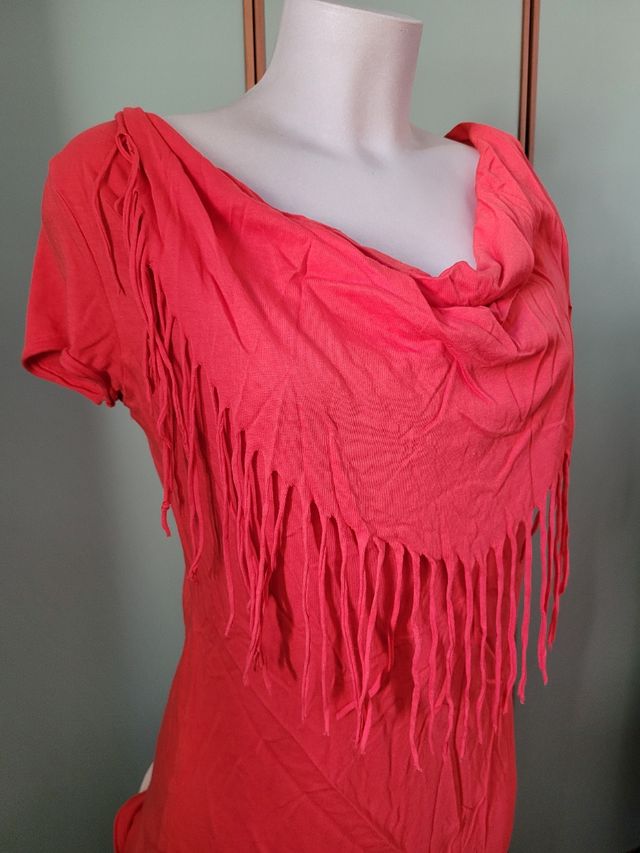 Top rosso lungo con frange