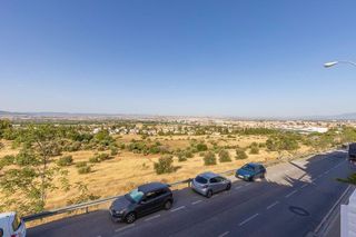 Casa adosada en venta en Bola de Oro - Serrallo en Granada