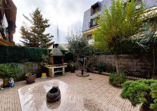 Casa adosada en venta en Les Arenes - La Grípia  Can Montllor en Terrassa