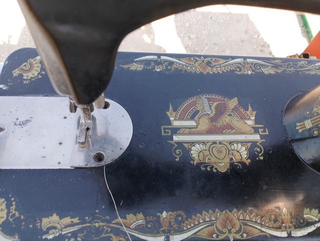 Máquina de coser antigua