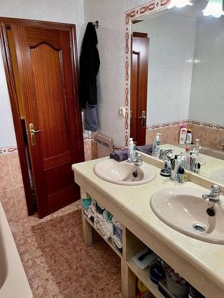 Casa adosada en venta en Ctra. Circunvalación - La Magdalena en Jaén