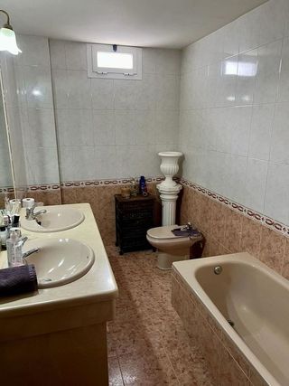 Casa adosada en venta en Ctra. Circunvalación - La Magdalena en Jaén