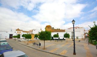 Casa adosada en venta en Sanlúcar la Mayor