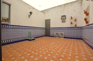 Casa adosada en venta en Sanlúcar la Mayor