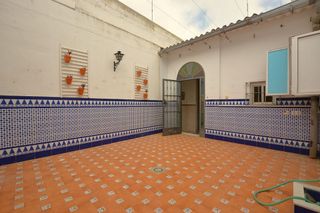Casa adosada en venta en Sanlúcar la Mayor