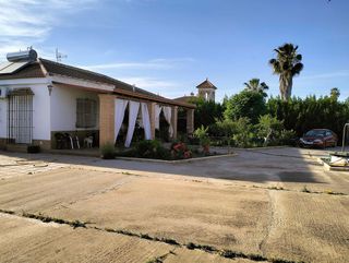 Chalet en venta en Pilas