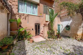 Casa adosada en venta en Porta en Barcelona