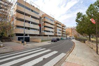 Piso en venta en Bola de Oro - Serrallo en Granada