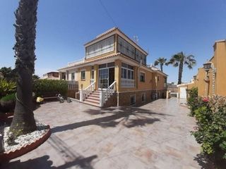 Chalet en venta en Nueva Torrevieja - Aguas Nuevas en Torrevieja