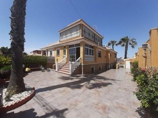 Chalet en venta en Nueva Torrevieja - Aguas Nuevas en Torrevieja