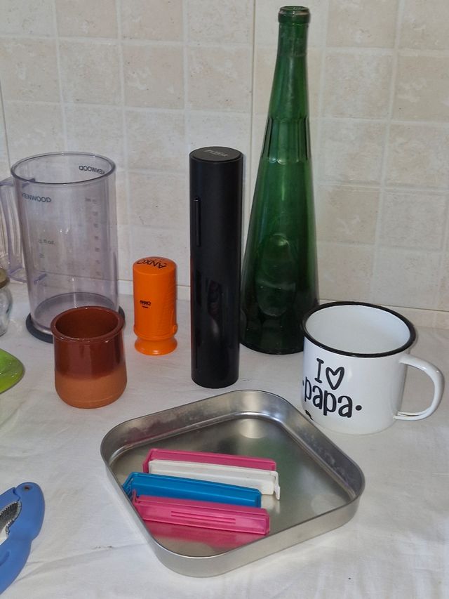 Lote utensilios cocina: cubitera, azucarero...