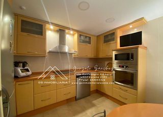 Casa adosada en venta en Lucena