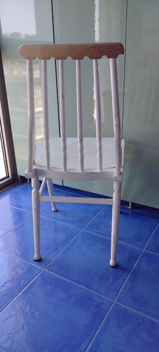 2 Sillas nórdicas blancas de madera