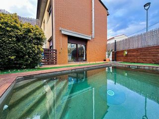 Casa adosada en venta en Anglès
