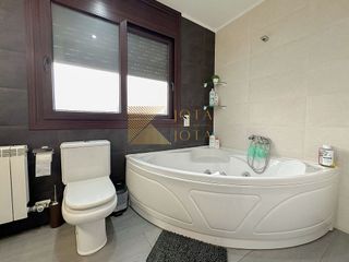 Casa adosada en venta en Anglès