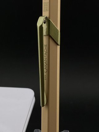 Boligrafo Caran d'Ache 849 Beige