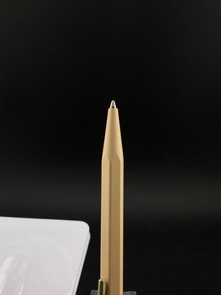 Boligrafo Caran d'Ache 849 Beige