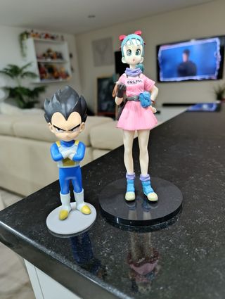 2 Figuras Dragon Ball - Vegeta & Bulma