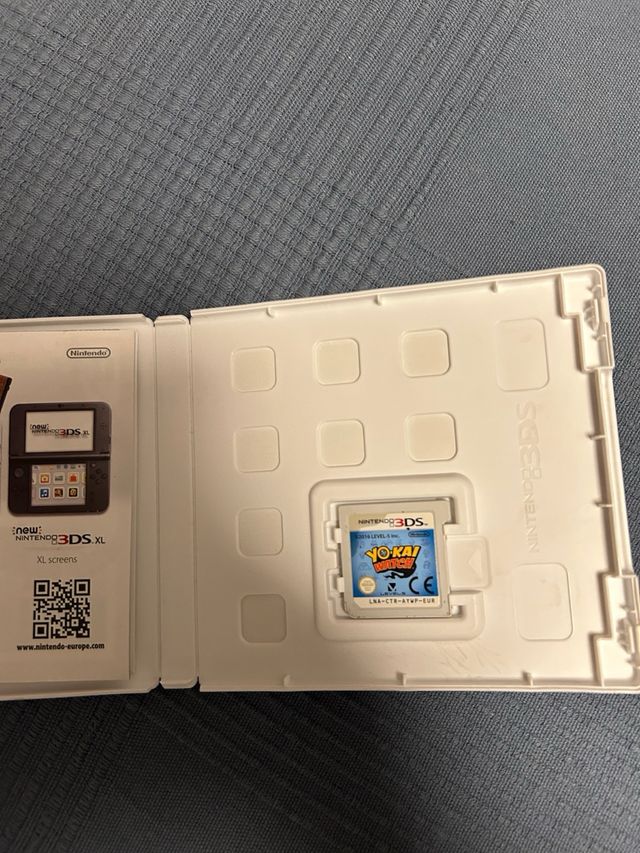 Nintendo 2DS roja - Pokémon Rubí