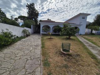 Chalet en venta en La Granja-La Colina-Los Pastores en Algeciras