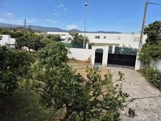 Chalet en venta en La Granja-La Colina-Los Pastores en Algeciras
