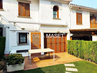 Casa adosada en venta en Barri de Tueda en Sant Feliu de Guíxols